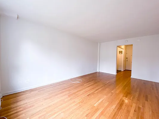 Rented by City Connections Realty | media 12