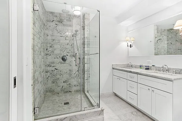 Sold by Compass | media 21