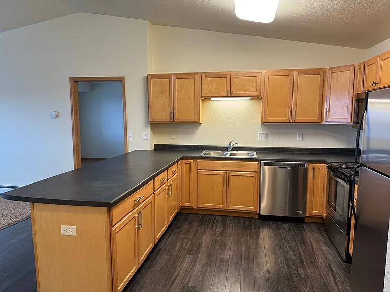 West Lake II Apartments — Photo 60