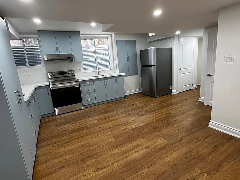 204 Ronald Guscott St — Photo 7