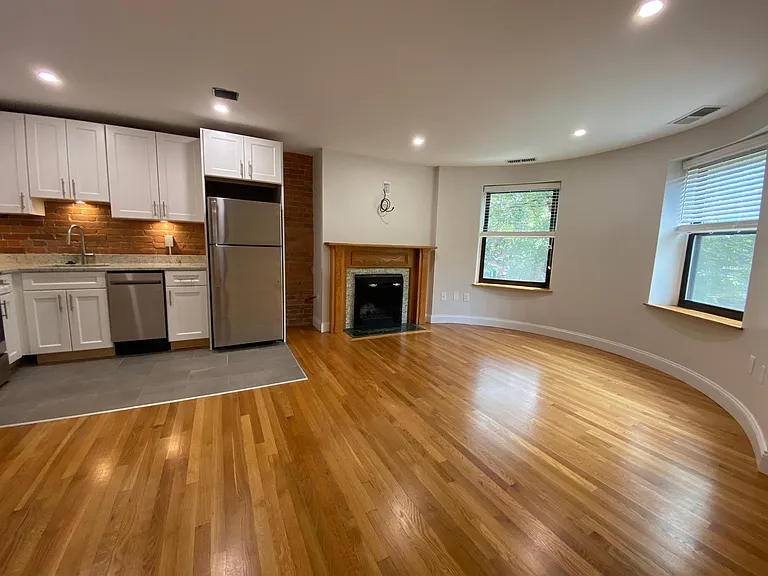 95 Gainsborough St #202 — Photo 3