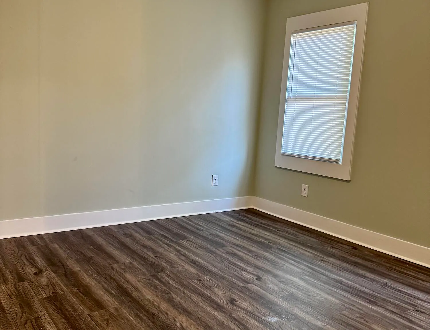 3 bed, 2.0 bath, 1352 sqft, $1,500 — Photo 3