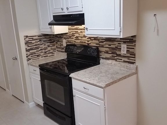 3rd image of 5519 Colewood St