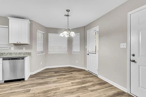 5th image of 120 Branchwood Dr