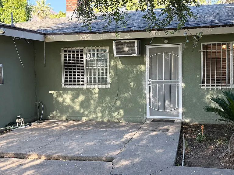 3509 E 21st St #B — Photo 3
