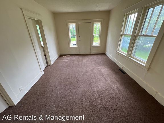 3rd image of 1516 W 4th St