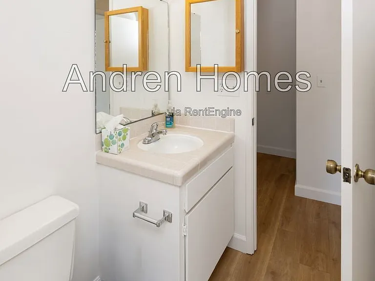 713 Frederick St — Photo 11