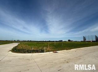 6396 Ryan Rd, Bettendorf, IA 52722