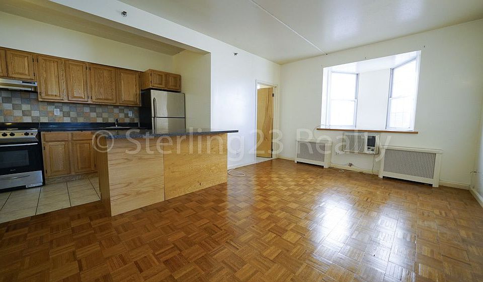1st image of 2566 12th St APT 3E