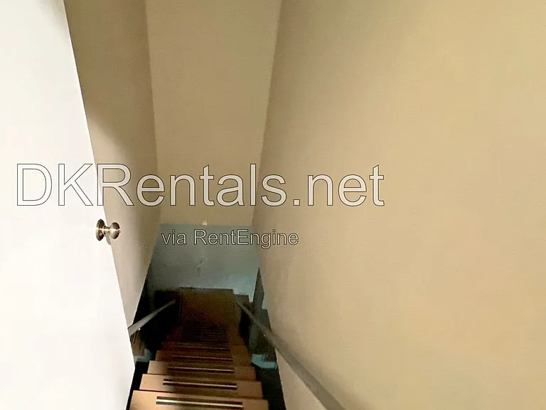 1580 Bainbridge Ln — Photo 18