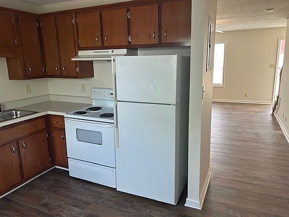 4th image of 213 Terminal Rd APT E