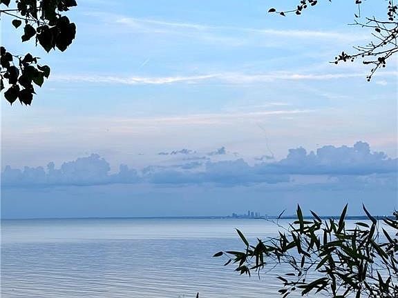 3rd image of 31600 Lake Rd