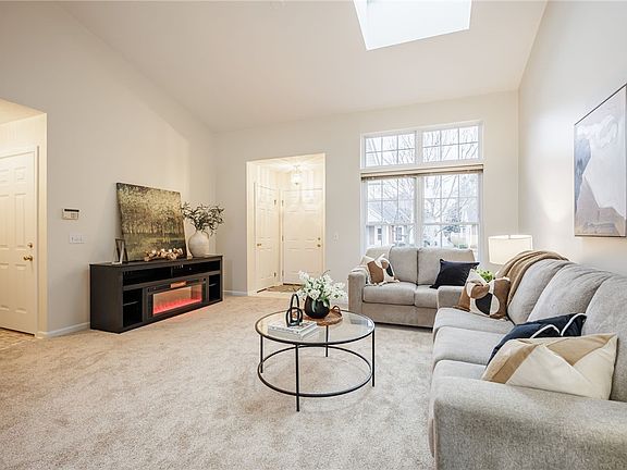 4th image of 19 Amberwood Pl