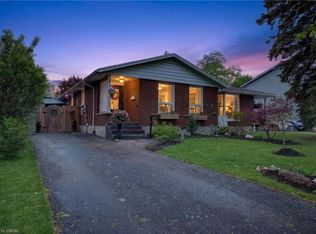 7 Windermere Ct, Guelph, ON N1E 3L3