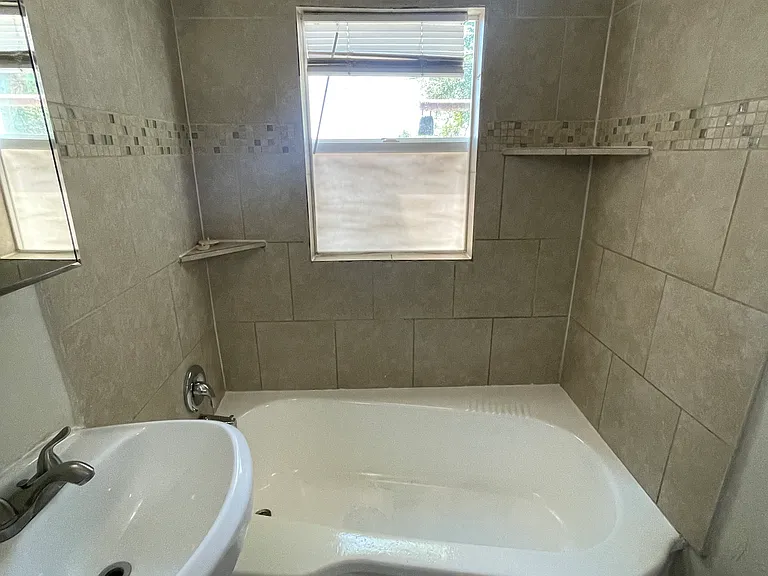 2915 Madison Ave #2 — Photo 19