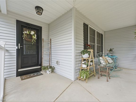 5th image of 11041 Newbury Ave NW