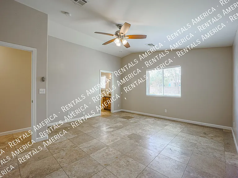 771 E Laredo St — Photo 25