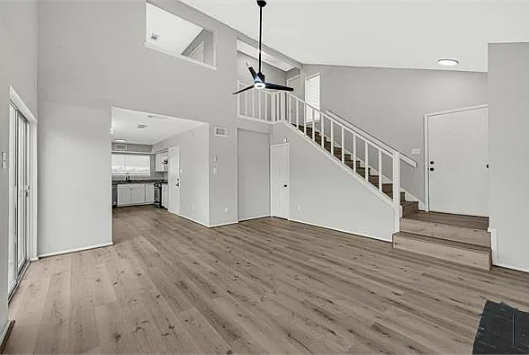 8119 Crestwick Dr — Photo 11