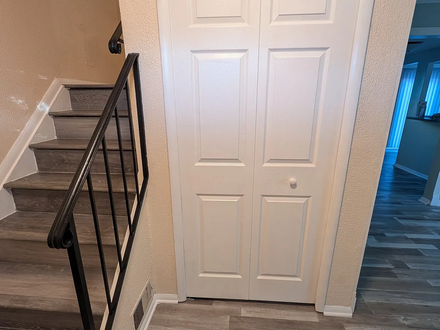 737 Chapelgate Dr — Photo 4