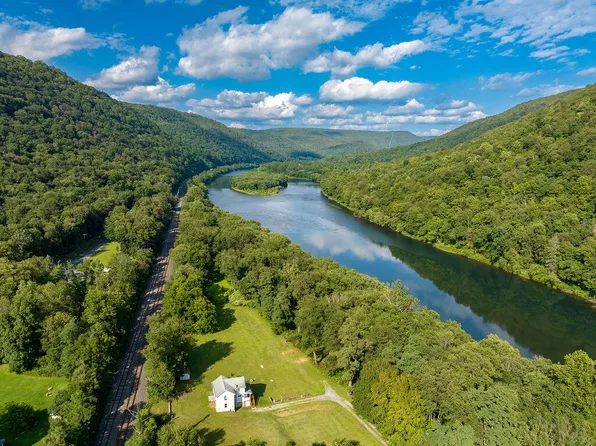 229 River Rd, Renovo, PA 17764