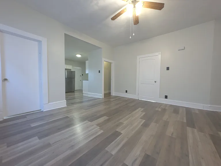 127 Poplar Ave #1 — Photo 5