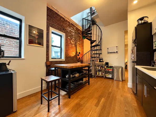 30 Rogers Avenue image 1 of 24