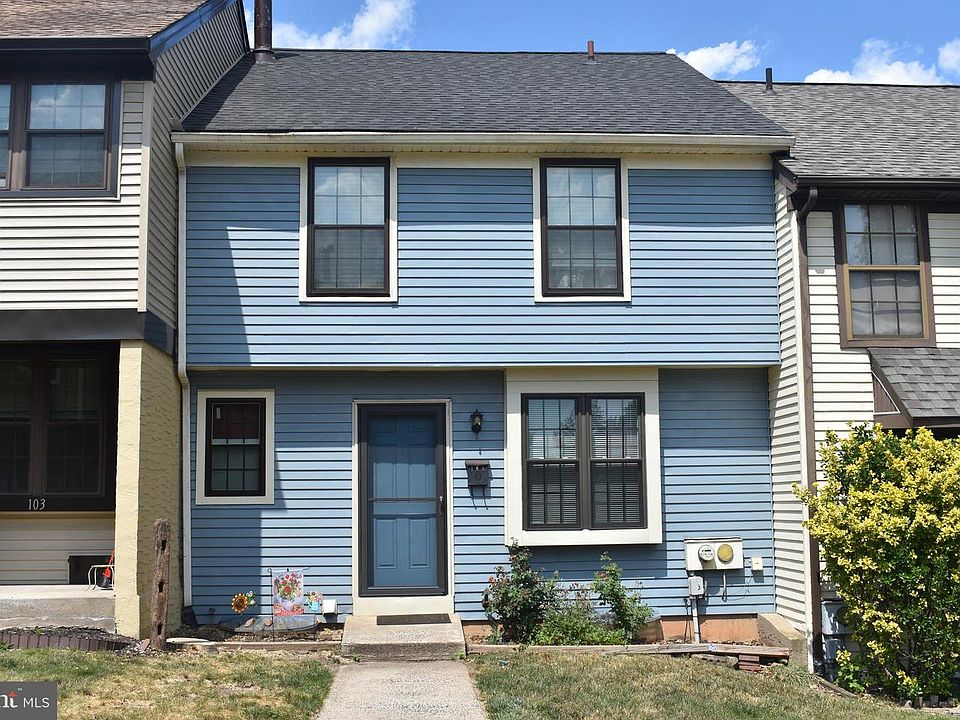 1st image of 104 Hopkins Ct