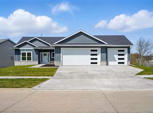 878 Silver Ln, Iowa City, IA 52245