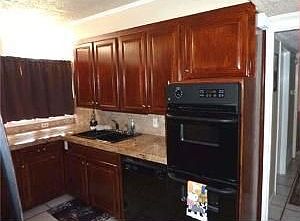 4th image of 2309 Waverly Dr