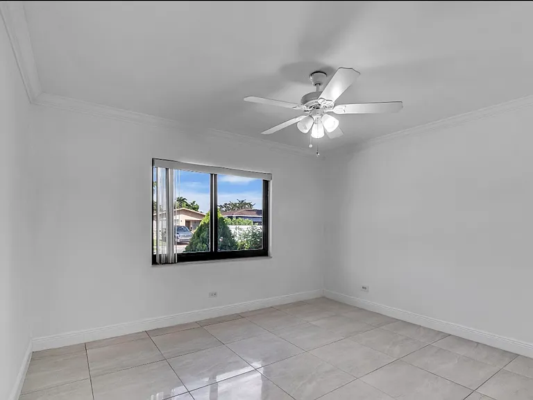5170 SW 7th St — Photo 7
