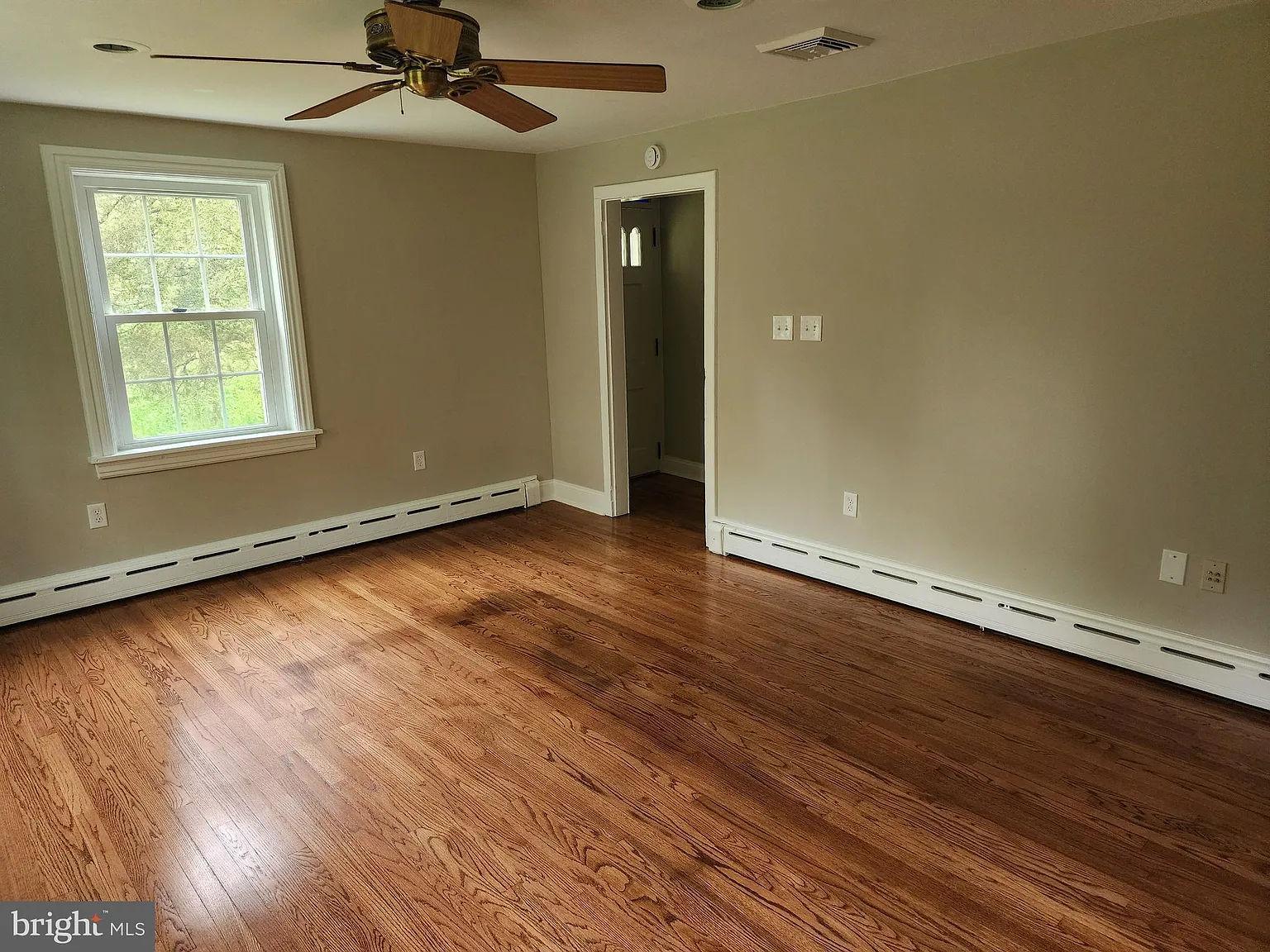 4 bed, 1450 sqft, $2,000 — Photo 3