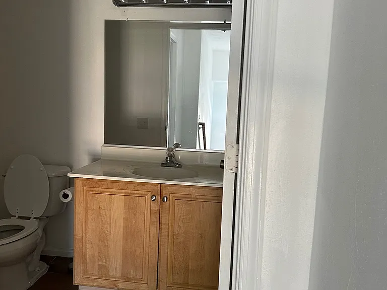 827 Mission Ave — Photo 40