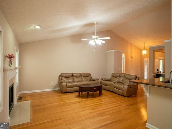 5th image of 3604 Dunbar Ln