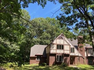 23 Saddlebrook Dr, Warwick, RI 02818