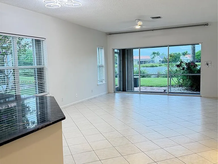 7337 Smithbrooke Dr — Photo 11