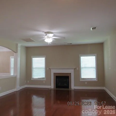 5 bed, 2.5 bath, 3118 sqft, $2,800 — Photo 4