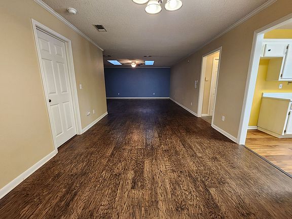 3rd image of 1254 Bluff Creek Cir