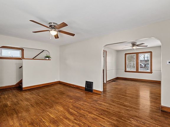 3rd image of 136 Gibson Ave