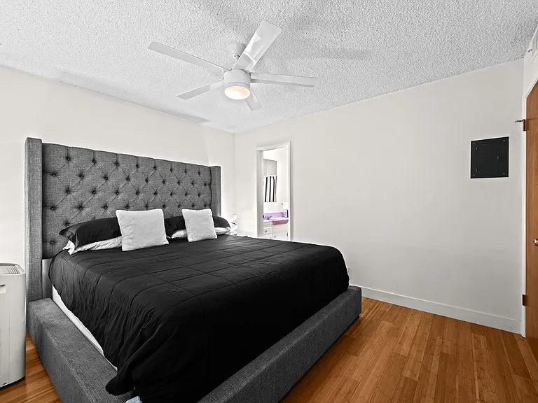 801 E 1st St #1 — Photo 19