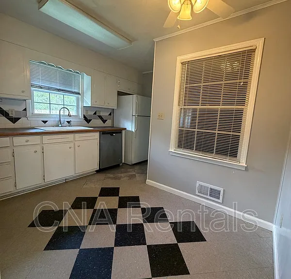 2691 Stoney Brook Ln NE — Photo 4