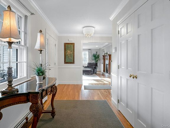 3rd image of 10 Rose Hill Road