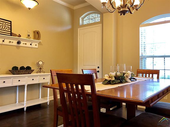 4th image of 219 Rosebrook Cir