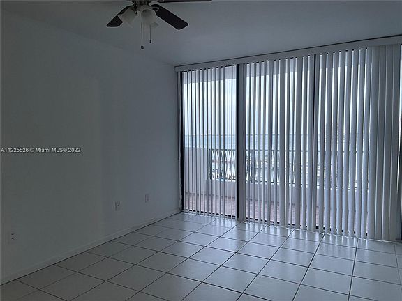 4th image of 555 NE 15th St #N603