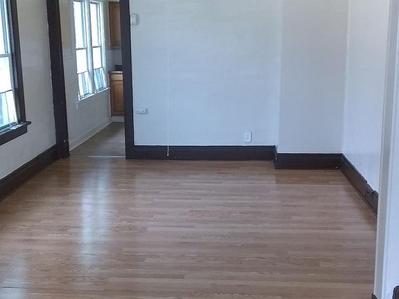 3rd image of 115 Esser Ave