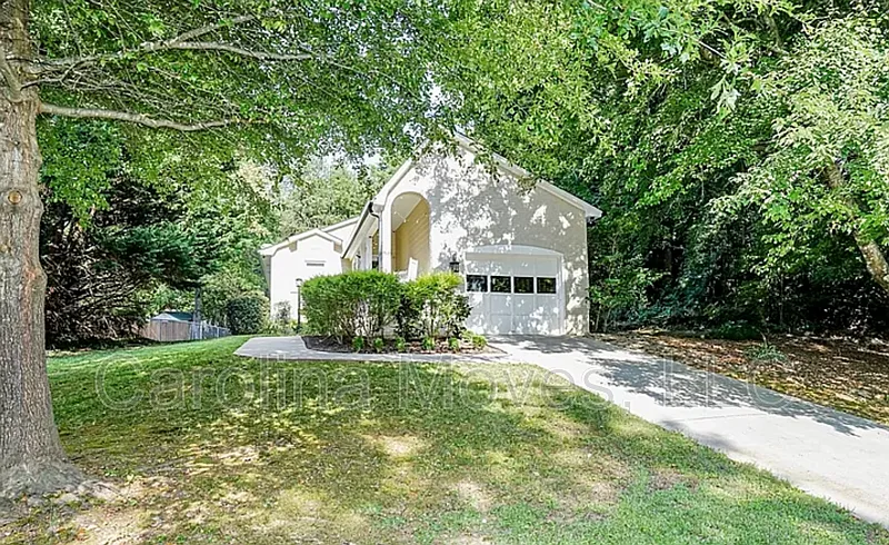Building Photo - 25 Venning Ct