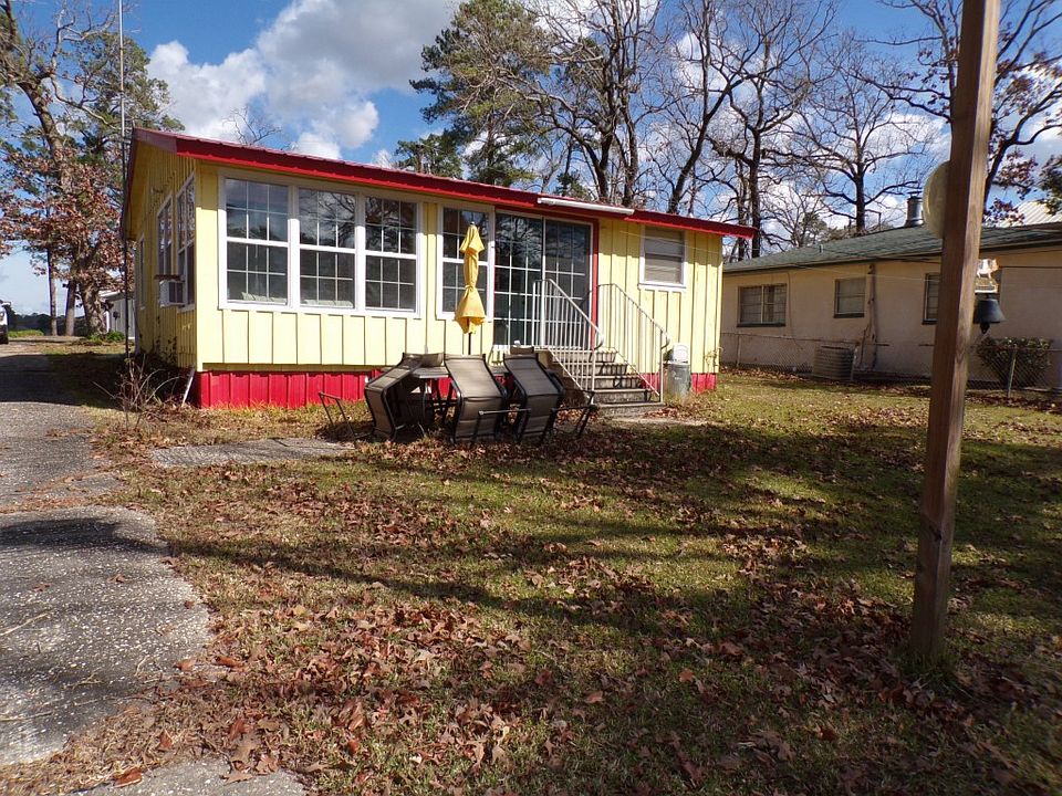 1st image of 209 Lakeview