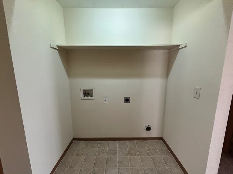 2381 Brown Rd — Photo 24