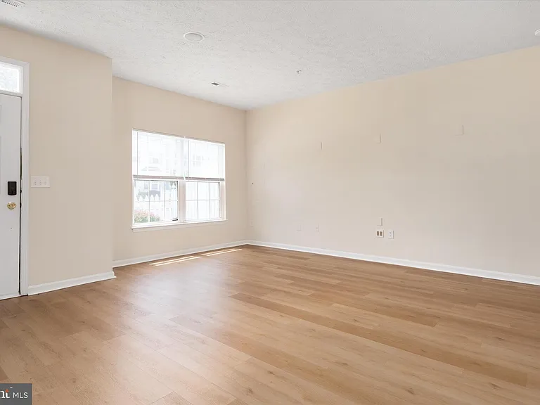 8221 Barrington Ct #41 — Photo 6