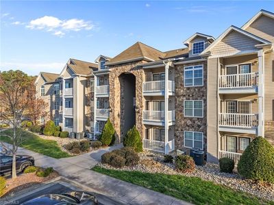 7102 W Friendly Ave Unit 304, Greensboro, NC, 27410