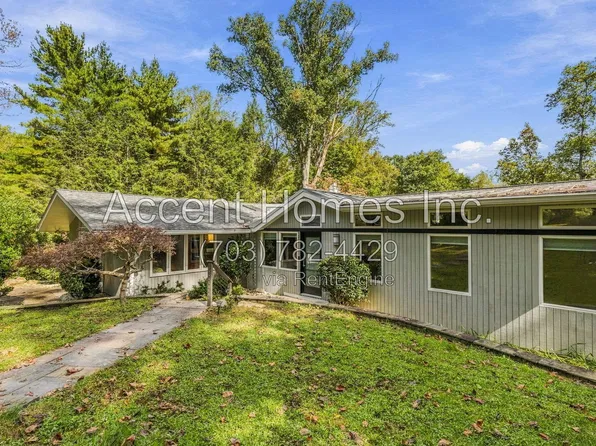9713 Mill Run Dr, Great Falls, VA 22066